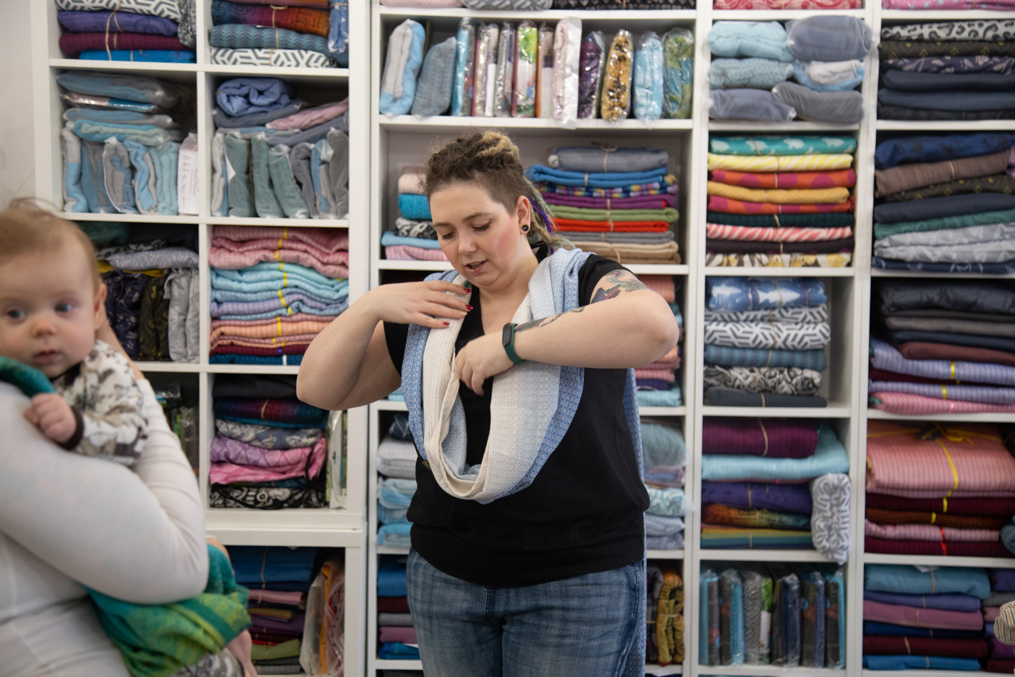 Doradca pokazuje prawidłowe wiązanie